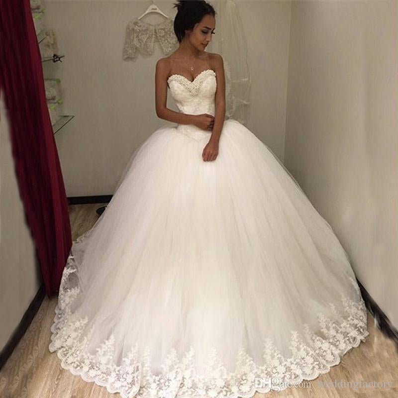 Sweetheart Sleeveless Tulle Long Ball Gown Wedding Dress with Lace Appliques INH97